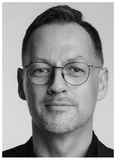 DR. PAWEL PLAKWICZ PhD, DDS, RCS