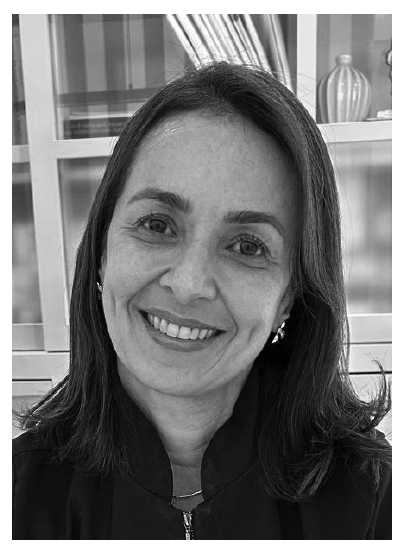 DR. ANA PAULA PRADO SPÍNOLA DDS